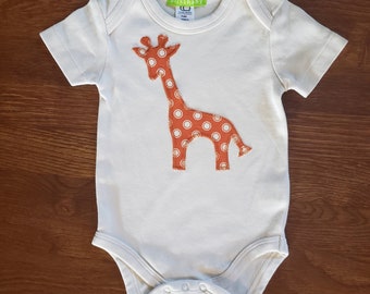 Organic cotton infant bodysuit with Giraffe Applique