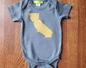 Organic cotton infant bodysuit with California applique