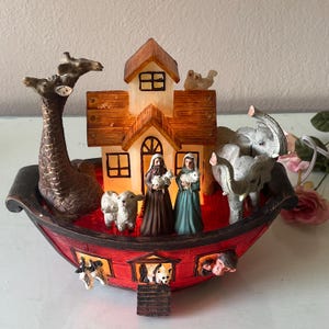 Resin Noah&#39;s Ark Night Light: Religious Nursery Animal Decor