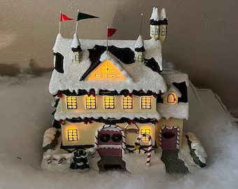 Hawthorn Village Christmas Castle: Santa & Mrs. Claus, Rudolph's Town