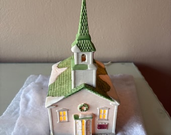 Dept 56 Dickens New England Village: 1986 Christmas Church, Ceramic Village