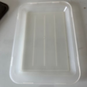 Vintage aluminum cake pan with snap on hard plastic lid / vintage baking / vintage cookware image 5