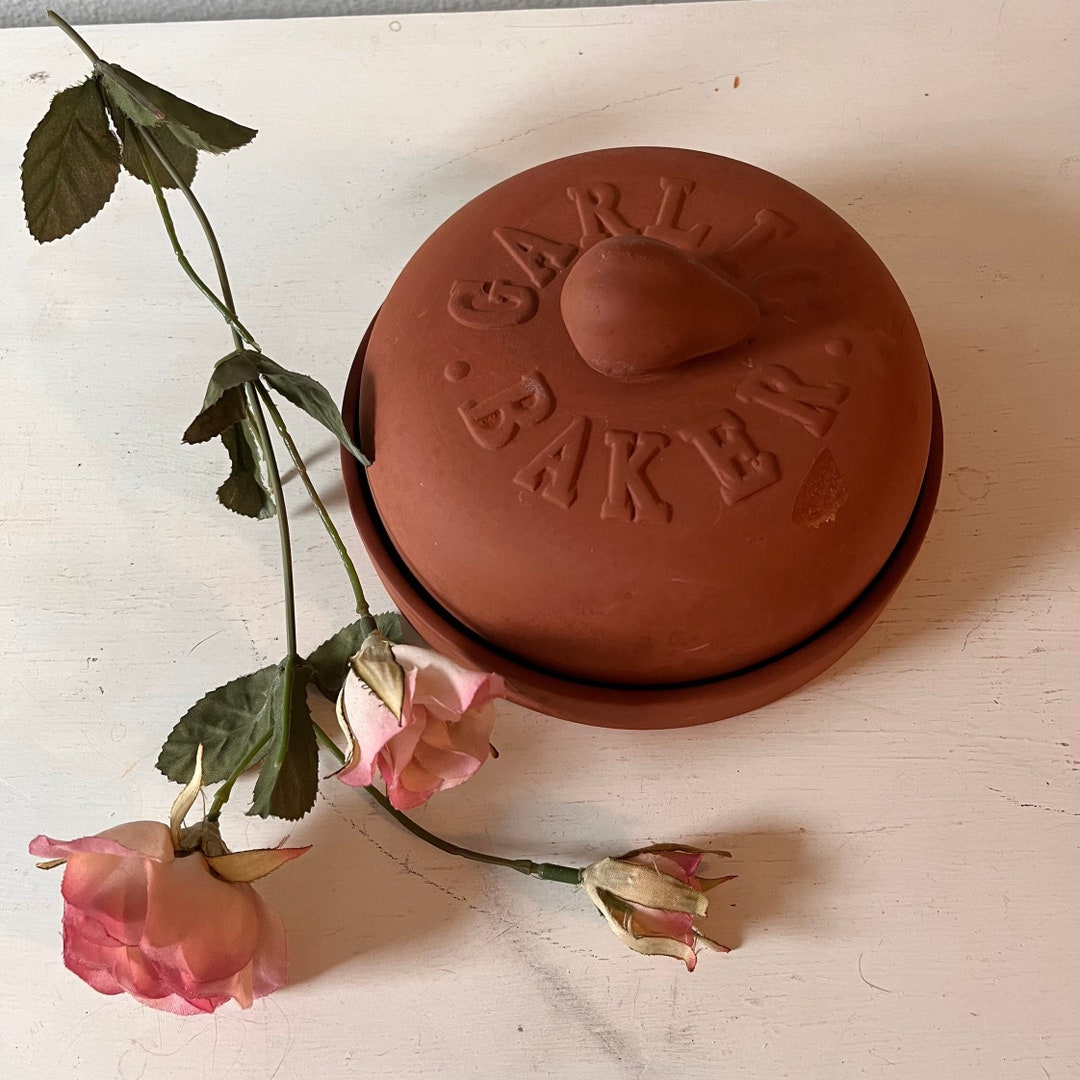 Large Terra Cotta Garlic Baker / Kitchen Gadget / Garlic Keeper / Used