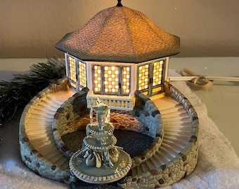 Dept 56 Seasons Bay House In Original Box / 1999 Parkside Pavilion With Fountain