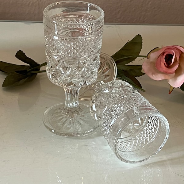 2 small aperitif bar glasses / Wexford by Anchor Hocking small footed sipping liquore glasses / clear, criss cross crystal cordial glasses