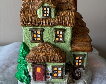 1992 Yuletide Christmas Village House: Village Retreat