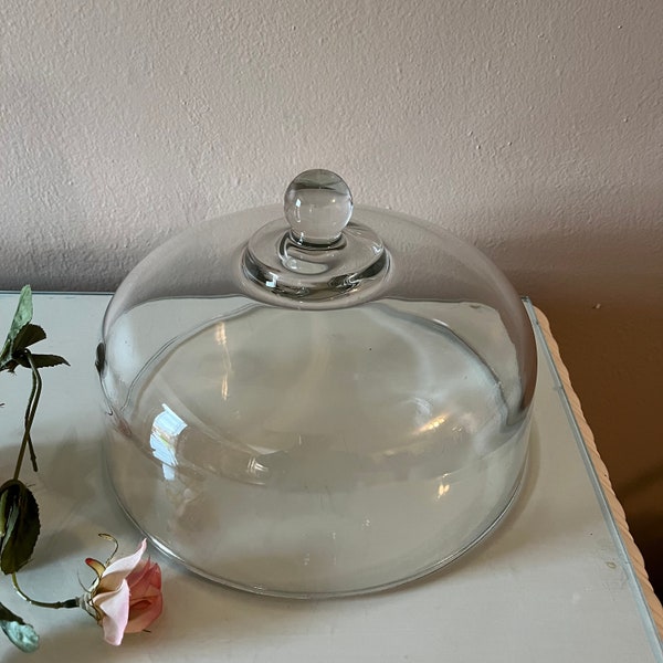 Large glass domed cake lid / kitchen gadget / heavy glass cake plate cover with round knob