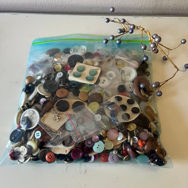 Over 2 pounds of buttons for crafting, sewing / large bag vintage buttons