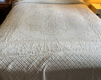 Cream and beige matelasse bedspread / queen matelasse blanket, bedspread / woven floral two toned beige queen size bedspread