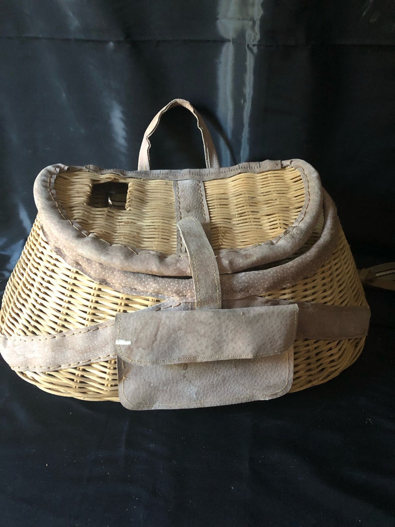 Large vintage fishing crell, shops krill, basket / wicker and leather fishing basket / waist fishing holder, basket / fishing accessory