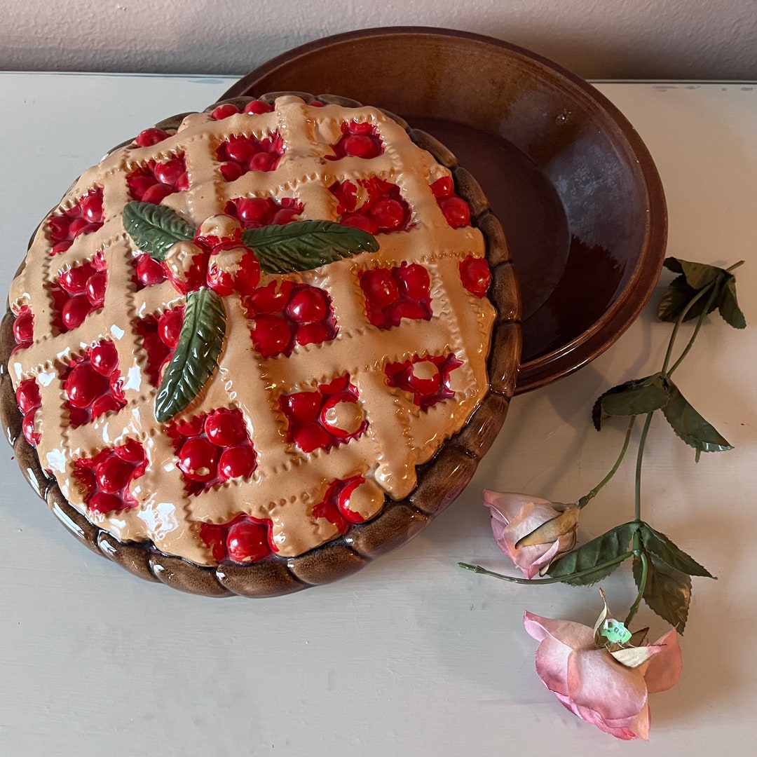 Covered Cherry Pie Baking Dish / Vintage Baking Dish / Ceramic Cherry