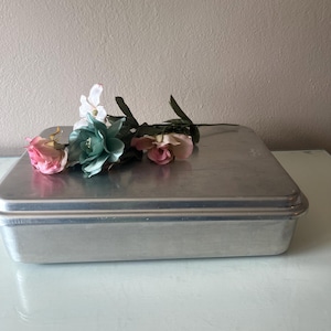 Vintage Foley Aluminum Cake Pan with Lid: 9x13 Baking Pan, Made in USA