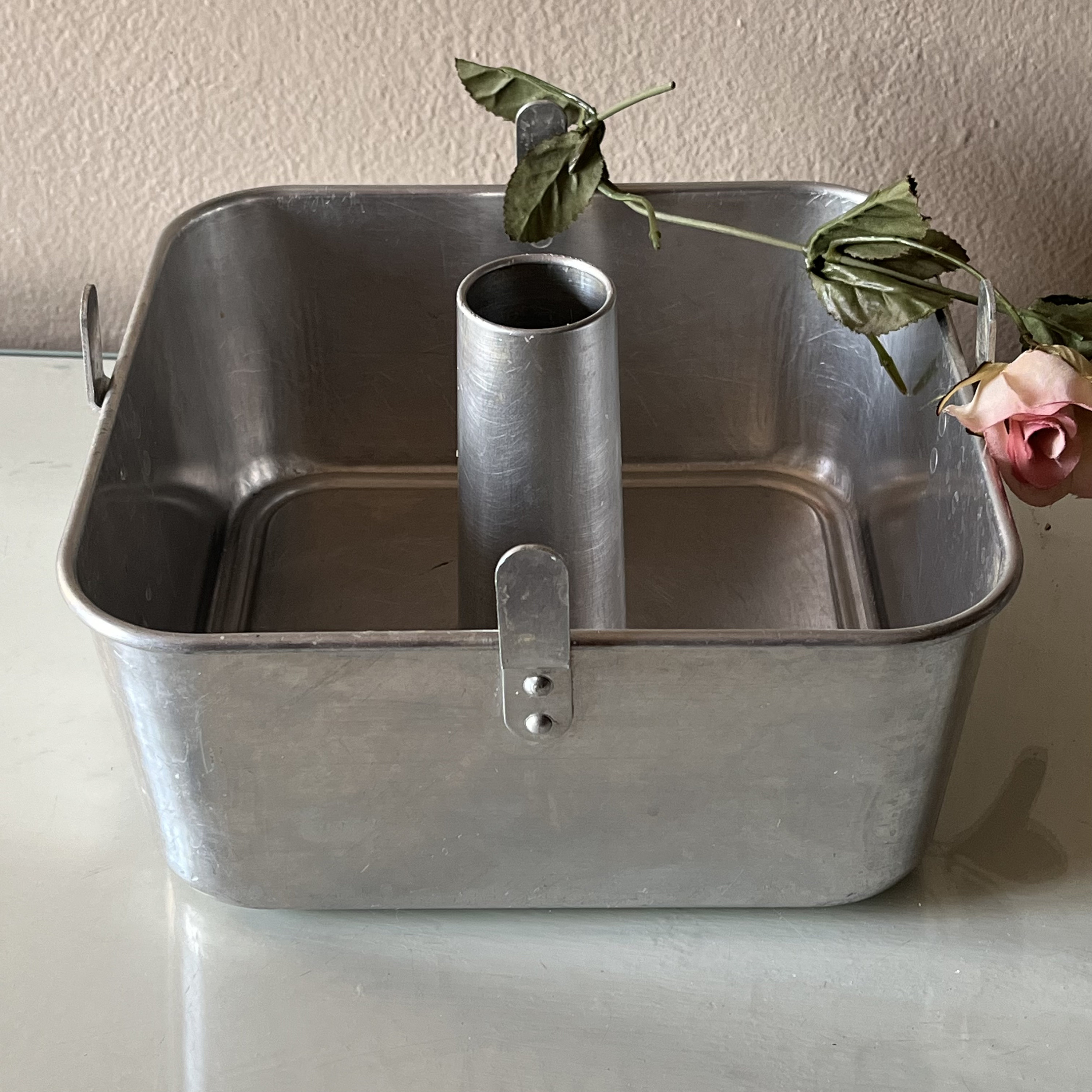 Square angel top food cake pan