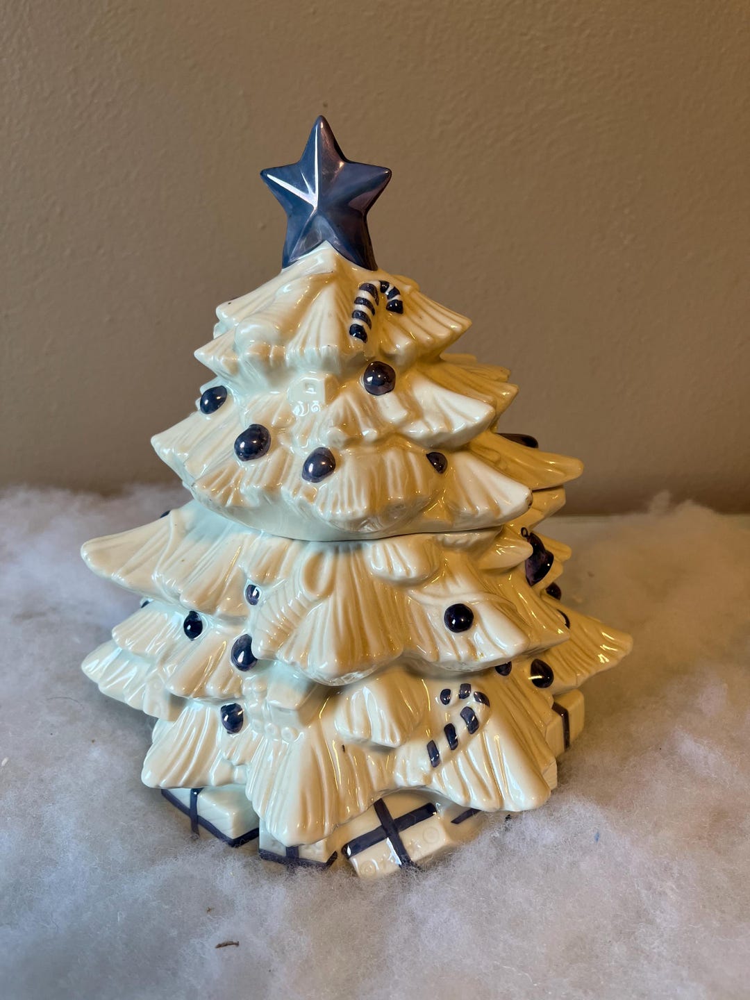 Lefton Christmas Tree Cookie Jar From 2000 / White Ceramic Christmas ...