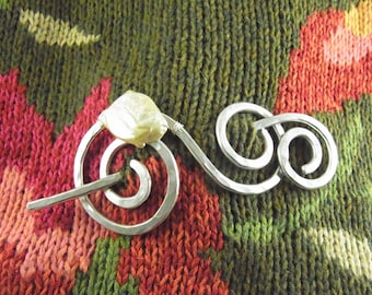 Silver Hammered Shawl Pin Dizzy Spiral with Genuine Champagne Coin Pearl