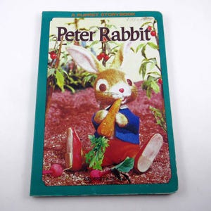 Peter Rabbit Vintage 1960s Children&#39;s Puppet Storybook by T. Izawa and S. Hijikata Printed in Japan