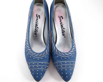 Vintage 1980s or 1990s Women's Blue Denim and Silver Studded Metallic Shoes with Heels by Socialites Size 7 W