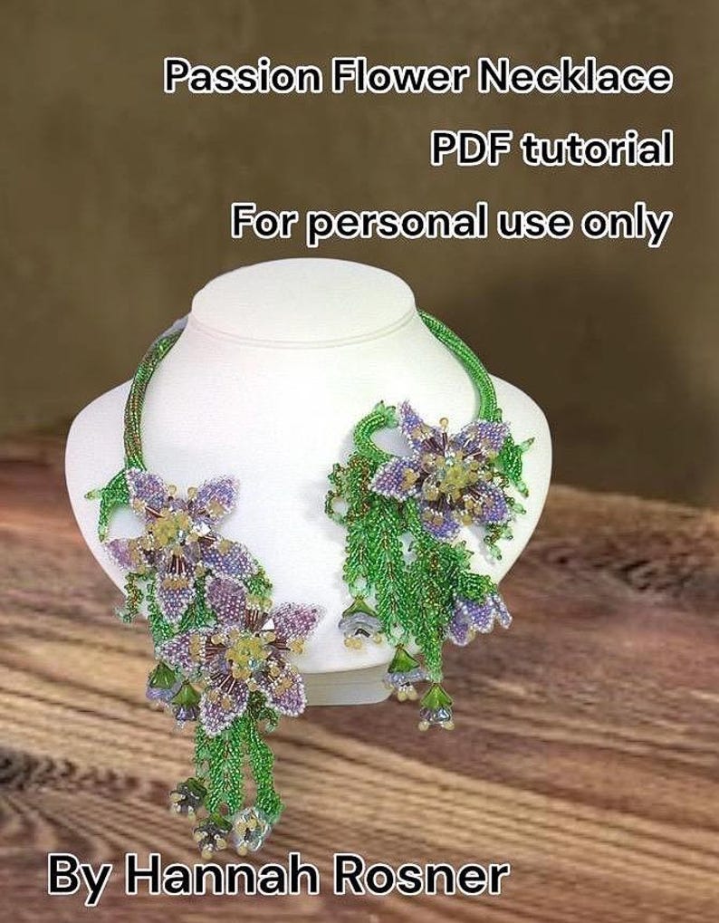 Istruzioni per il tutorial avanzato di Hannah Rosner Designs per collana di perline con motivo a fiore della passione e tralcio di peyote e ndebele. immagine 2