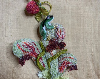 California Cobra Plant Darlingtonia and Pacific Tree Frog - 3d Seed Bead & Thread Painting - black wooden shadowbox - Hannah Rosner Designs