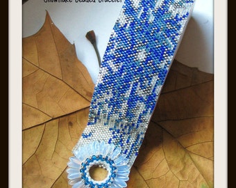 Bead Pattern Snowflake Beaded Bracelet peyote stitch tutorial instructions plus toggle clasp - diy jewelry design by Hannah Rosner Designs