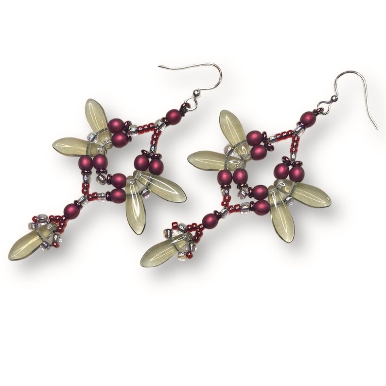 Full KIT & TUTORIAL Dragonfly Inspired Earrings by Hannah Rosner Designs. Seed beads and Czech glass. Beginner DIY project. Garnet & Grey