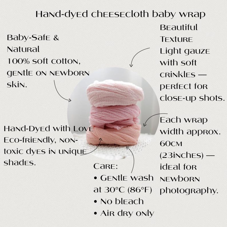 K&ouml;nnte beinhalten: Ein Stapel aus drei handgef&auml;rbten Mullt&uuml;chern f&uuml;r Babys in Rosa- und Pfirsicht&ouml;nen. Der Text enth&auml;lt: Hand-dyed cheesecloth baby wrap, 100% soft cotton, Beautiful texture light gauze with soft crinkles, Each wrap width approx. 60cm, Care: Gentle wash at 30&deg;C, No bleach, Air dry only.