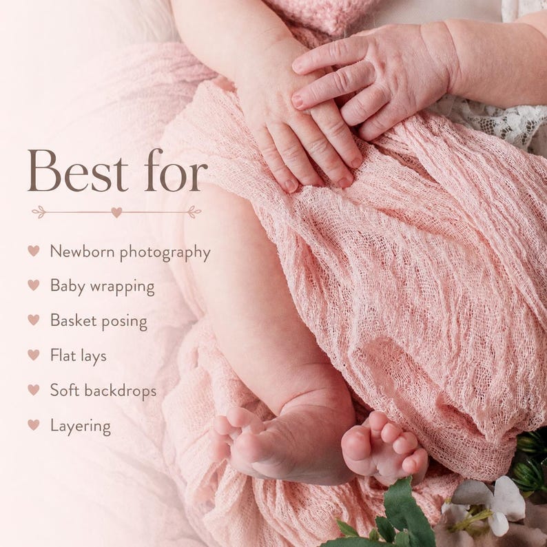 K&ouml;nnte beinhalten: Ein weiches, hellrosa strukturiertes Stofftuch, das um ein Neugeborenes gewickelt ist. Das Bild enth&auml;lt den Text: Best for Newborn photography, Baby wrapping, Basket posing, Flat lays, Soft backdrops, Layering. Der Stoff hat ein lockeres Gewebe.