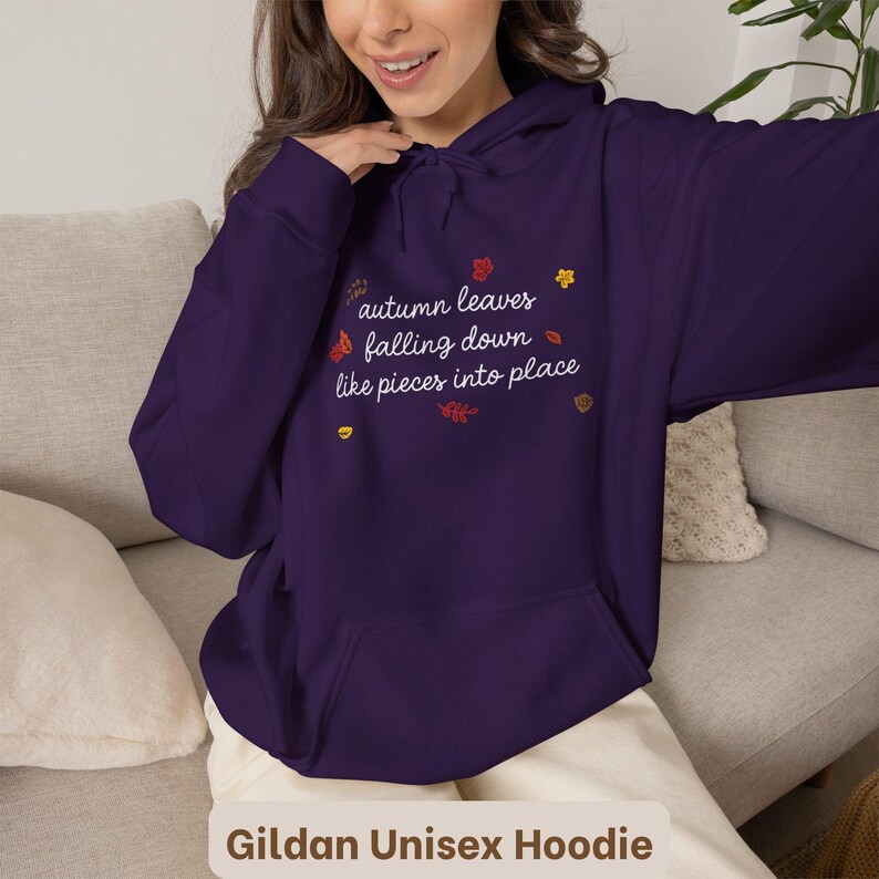 Sudadera con bordado de hojas de otoño cayendo, cómoda sudadera Taylor, sudadera All Too Well, sudadera con capucha, bordado de letras, regalo para amantes de la música imagen 12