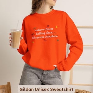 Sudadera con bordado de hojas de otoño cayendo, cómoda sudadera Taylor, sudadera All Too Well, sudadera con capucha, bordado de letras, regalo para amantes de la música imagen 7