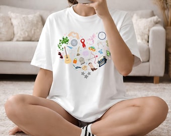 T-shirt Eras Heart, regalo per amanti della musica, maglietta per bambina, top corto Taylor, maglietta Era Ringer, icona musicale, maglietta con scollo a V, simbolo dell'album, regalo artistico per figlia