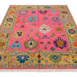 高級ウール手織りウシャク絨毯 - 鮮やかな花柄メダリオン模様、伝統的なトルコスタイル、9 x 12 フィート、ピンク＆ゴールドマルチカラー
