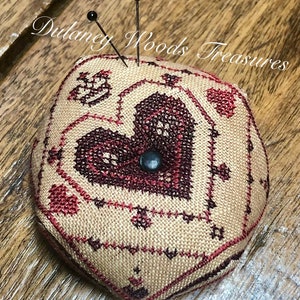Queen of Hearts- Biscornu pinkeep~pattern