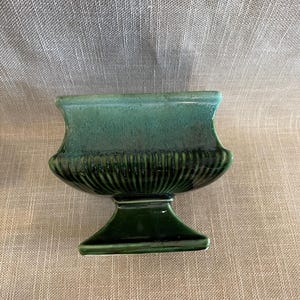 McCoy Model 3009 - 5 " Large Green Planter - Variegated Green Glaze on Footed McCoy Planter - MCM McCoy Large Green Planter - Bright Glaze