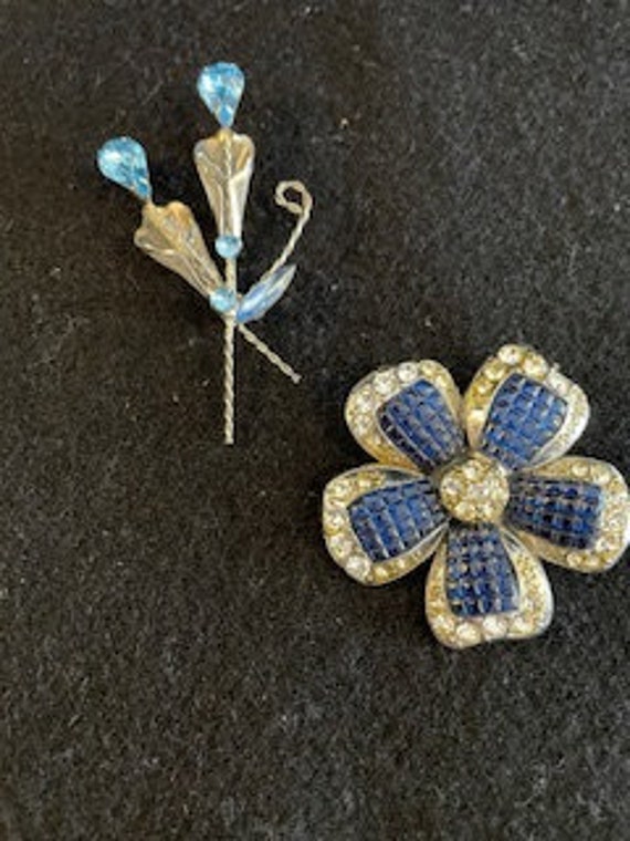 Vintage Avon Blue Petal Pin and Blue Rhinestone F… - image 3