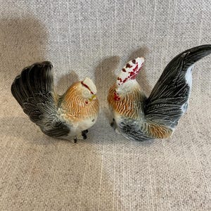 Vintage Hen and Rooster Salt and Pepper Shakers - Colorful Vintage Chicken Shakers - Collectible Vintage Salt and Pepper Shaker Set