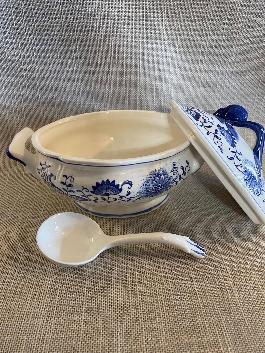 Three Piece Serving Set of Blue Onion - Blue Danube Soup or Sauce