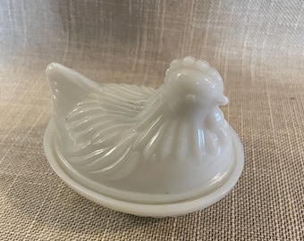 Hazel Atlas White Chicken on a Nest Dish