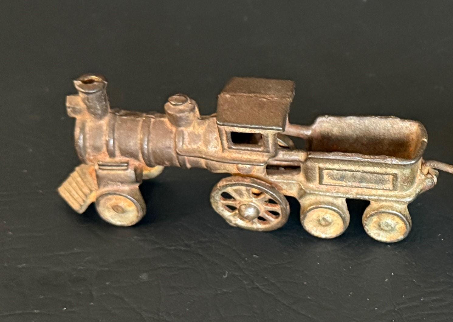 Vintage Cast Iron Engine and Carriage Toy Train Circa 1900's - Arcade ...