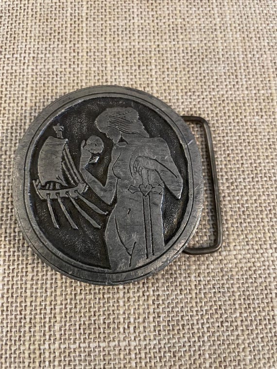 Beardsley Designed Vintage Belt Buckle - Greek Goddess and  display picture 3