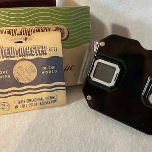 Vintage View Master with Box and Over Dozen Slide Shows including Natural Wonders - Sawyers View Master 1950&#39;s