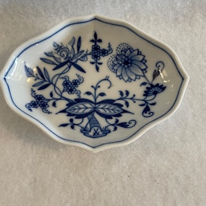 Meissen Blue Onion Patterned Trinket Dish - Blue Danube Patterned Small Dish - Crossed Swords Meissen Marked Dish