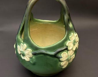 Very Early Roseville Smooth Dogwood Green Basket