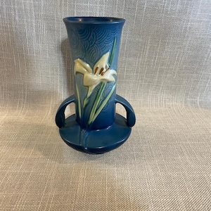 Roseville Blue Zephyr Lily 2-Handle Vase 131-7, Roseville Pottery Company, 1940&#39;s,