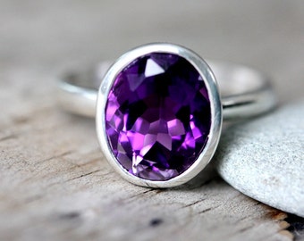 Handmade Amethyst Ring, Sterling Silver Ring, Purple Solitaire, Oval Cocktail Ring, February Birthstone Jewelry, Big Stone Ring, Gemstone