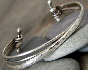 Brazalete de plata de ley martillada hecho a mano: brazalete náutico bohemio