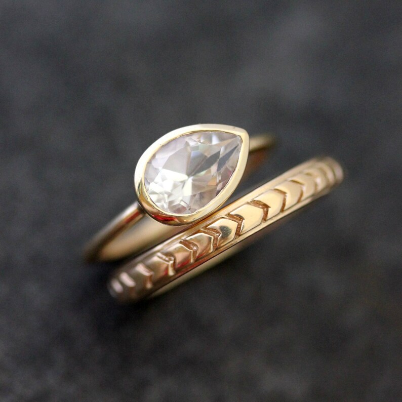 Chevron Wedding Band in 14k Yellow Gold or 14k Rose Gold