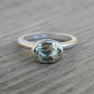 Oval Green Amethyst Ring in Sterling Silver , Oval Amethyst Solitaire Ring, Green Amethyst Stacking Ring