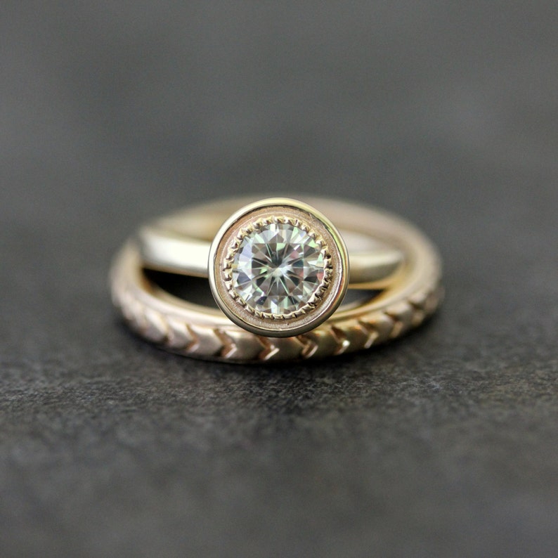 Chevron Wedding Band in 14k Yellow Gold or 14k Rose Gold