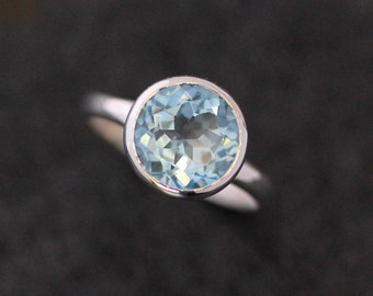 Cocktail Ring in Sky Blue Topaz, Blue Topaz Solitaire Ring, December Birthstone Jewelry, Everyday Ring, Statement Ring