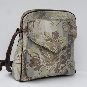 Bolso Bandolera Pequeño / Cartera Hecha a Mano, Tapicería Floral Tradicional Brocado* Tonos Tierra Pastel / Piel Marrón Genuina
